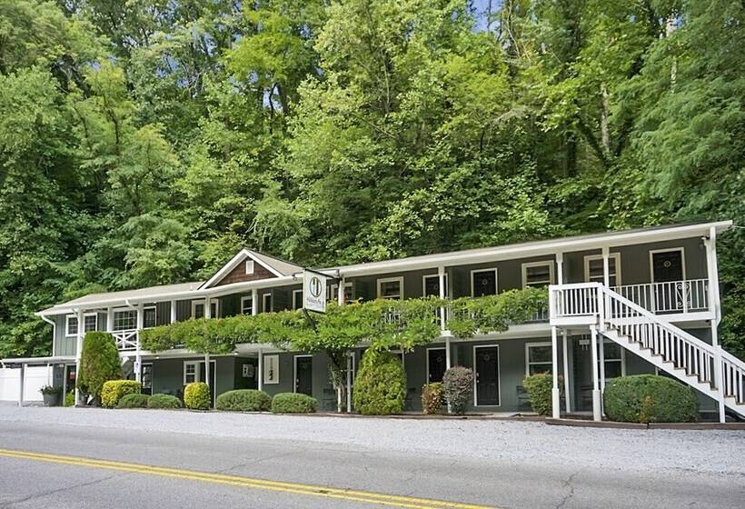 Hickory Falls Inn