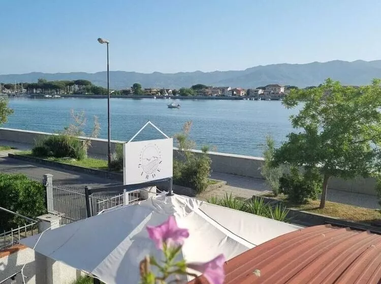 簡易ホテル Garden Ristorante Pizzeria