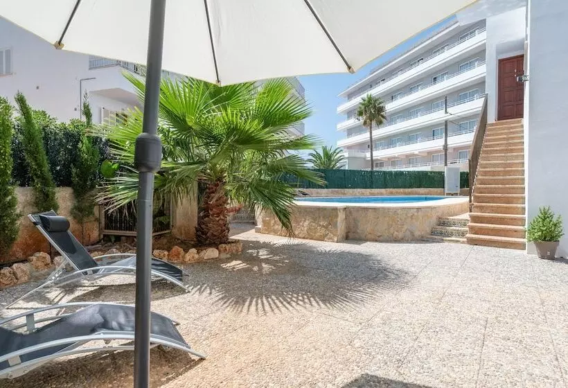 Hotelli Apartamentos Marivent