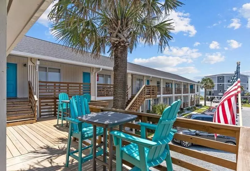 The Beach House Motel & Suites