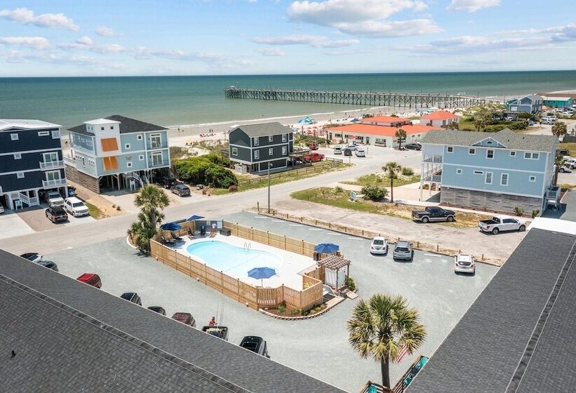 The Beach House Motel & Suites