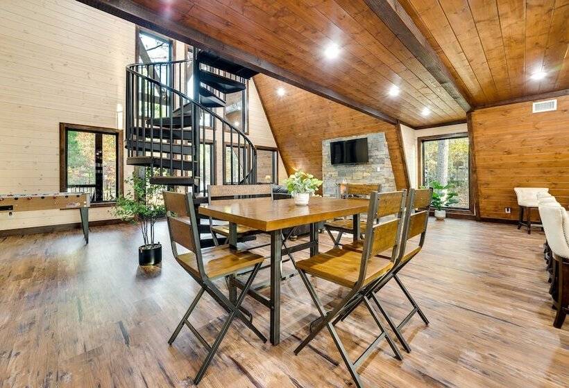 Idyllic Broken Bow Cabin W/ Deck & Private Hot Tub