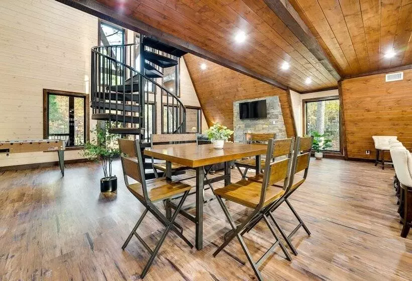 Idyllic Broken Bow Cabin W/ Deck & Private Hot Tub