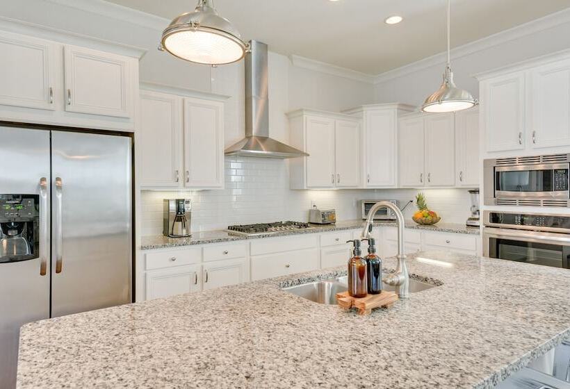 Idyllic Santa Rosa Beach Home: Near 30a Beaches!