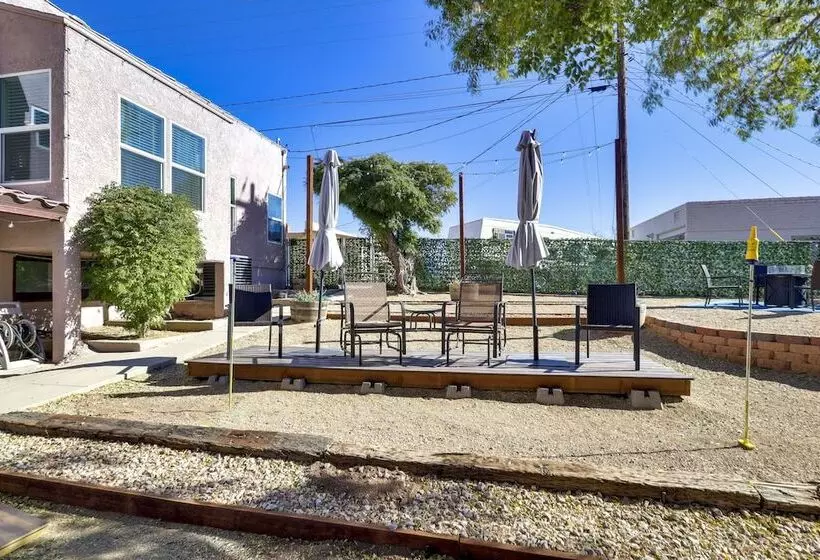 Kingman Retreat W/ Hot Tub: 1 Block To Route 66!