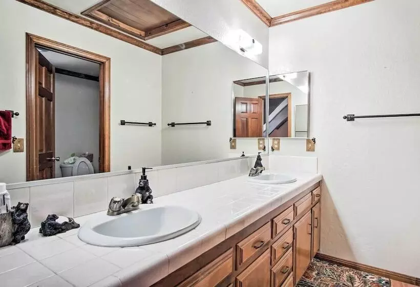 Lake Arrowhead Cabin: Lush Yard ~ 5 Mi To Village