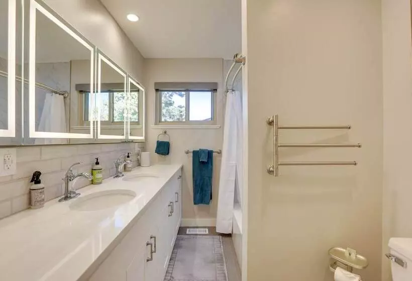 Modern Wheat Ridge Home W/ Private Hot Tub & Sauna