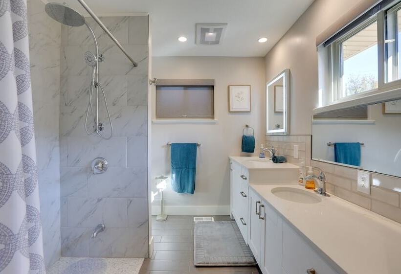 Modern Wheat Ridge Home W/ Private Hot Tub & Sauna