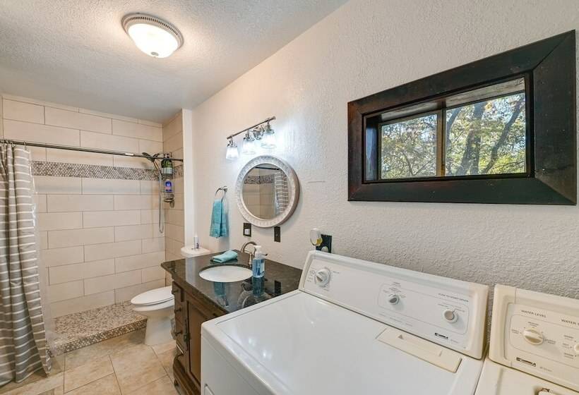 Peaceful Flower Mound Home W/ Patio On 4 Acres!