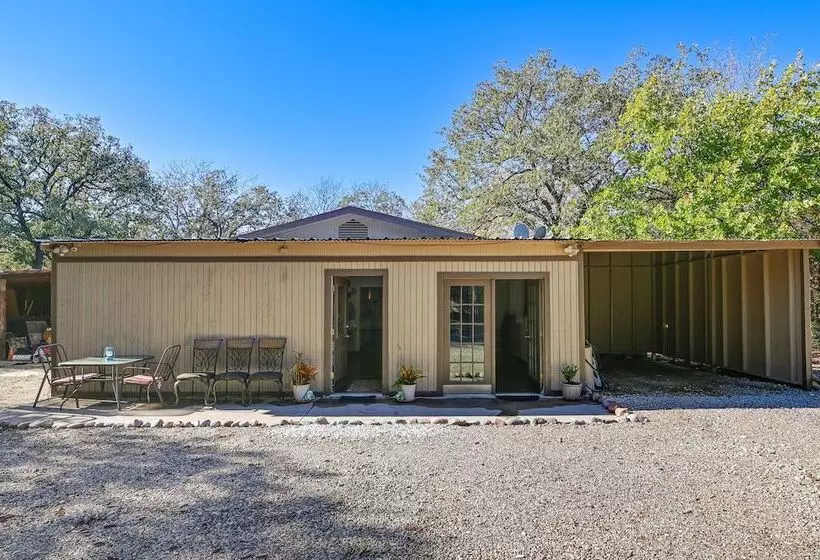Peaceful Flower Mound Home W/ Patio On 4 Acres!