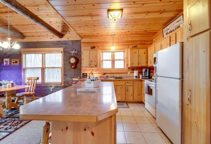 Pet Friendly Garrison Retreat W/ Gas Fireplace!