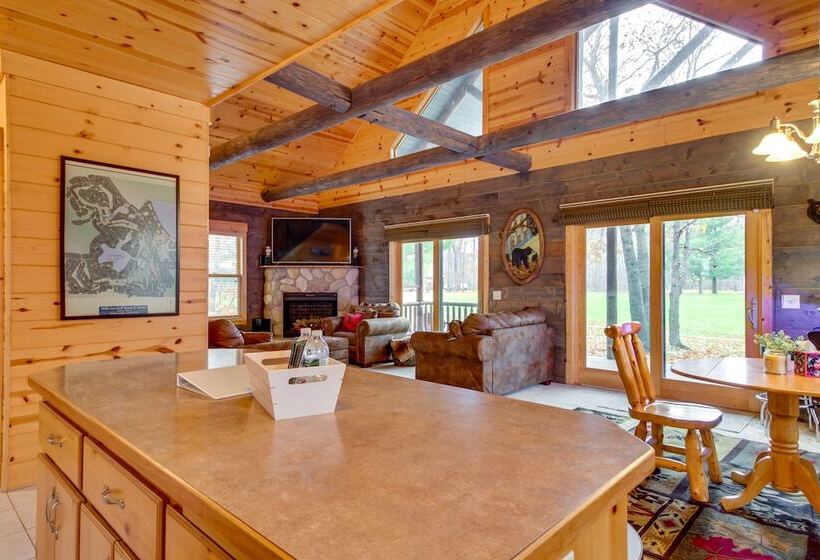 Pet Friendly Garrison Retreat W/ Gas Fireplace!