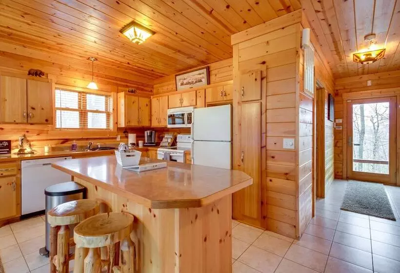 Pet Friendly Garrison Retreat W/ Gas Fireplace!