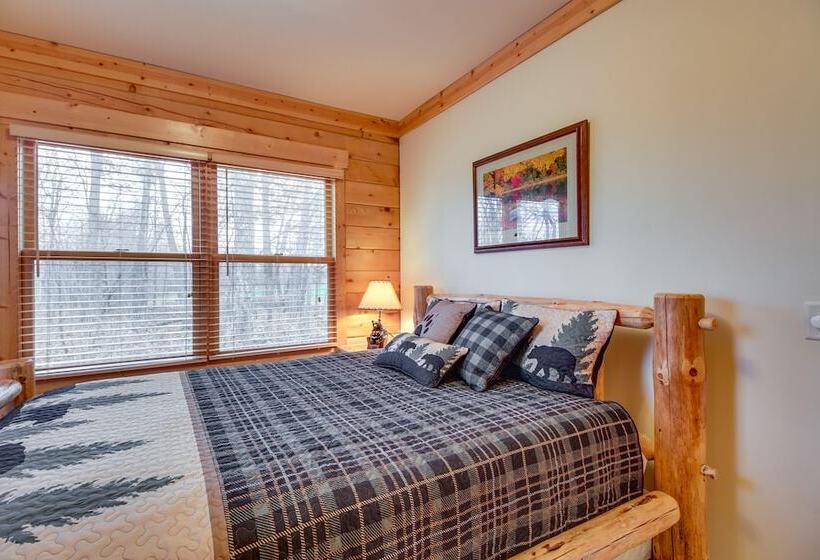 Pet Friendly Garrison Retreat W/ Gas Fireplace!