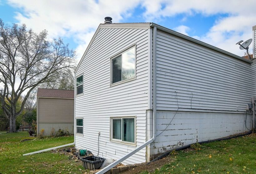 Pet Friendly Urbandale Home ~ 8 Mi To Des Moines!