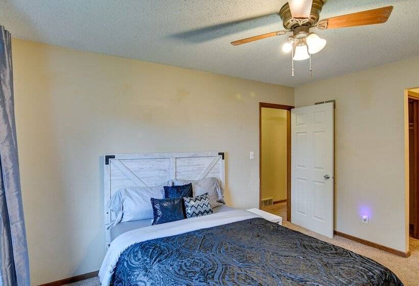 Pet Friendly Urbandale Home ~ 8 Mi To Des Moines!