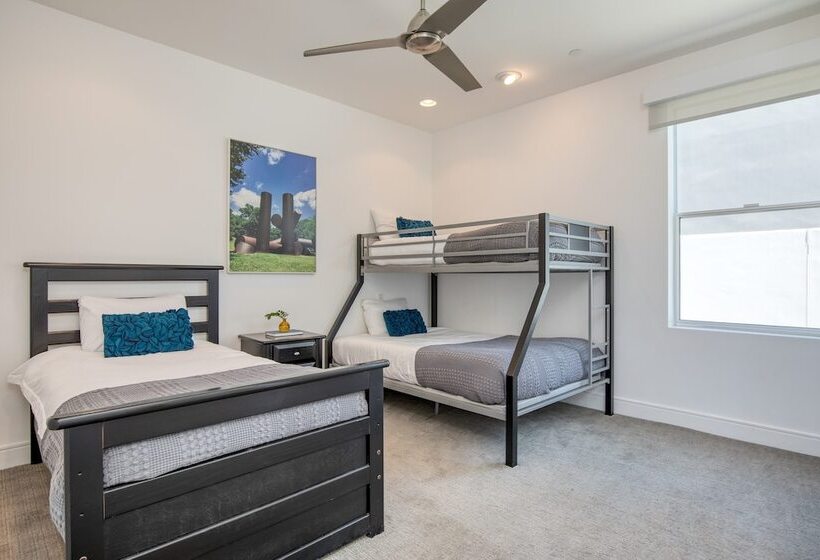 Polo Villa 3 By Avantstay Features Expansive Putting Green, Pool, Spa & Outdoor Firepit 260328 6 Bed