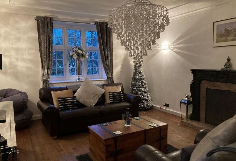 Резиденция Amazing 100 Year Old Church Rectory