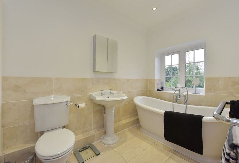 Резиденция Amazing 100 Year Old Church Rectory