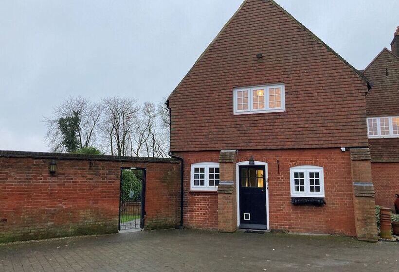 Резиденция Amazing 100 Year Old Church Rectory