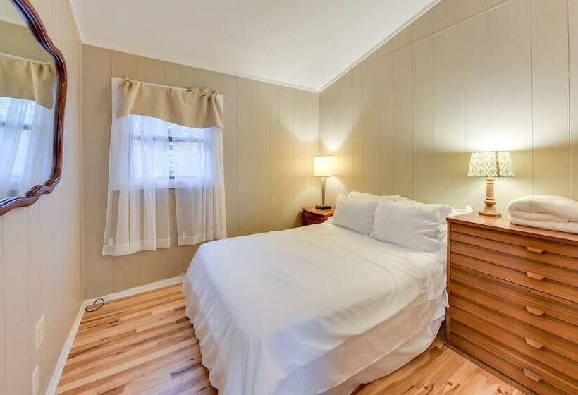 Salem Vacation Home W/ Dock: Steps To Paddock Lake