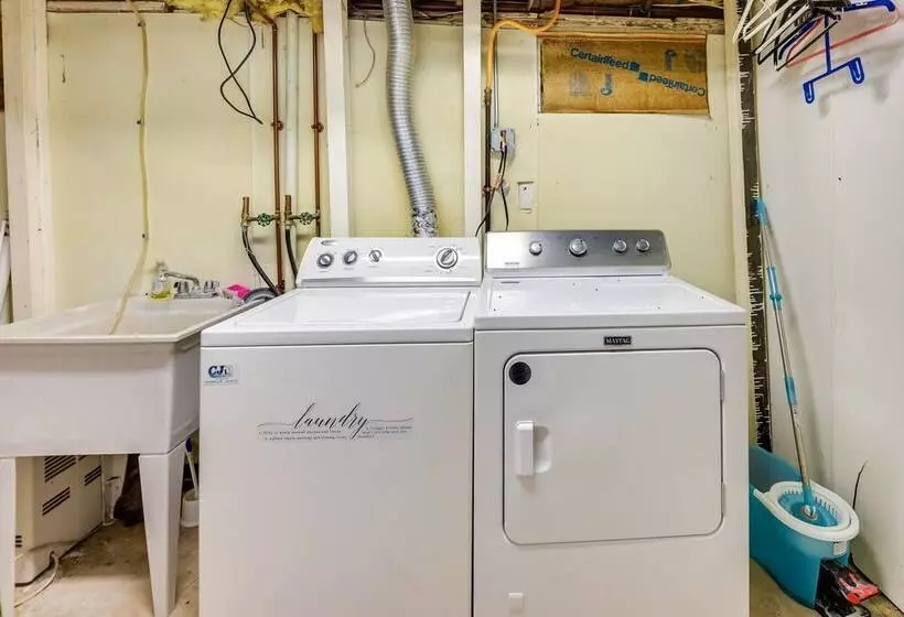 Salem Vacation Home W/ Dock: Steps To Paddock Lake