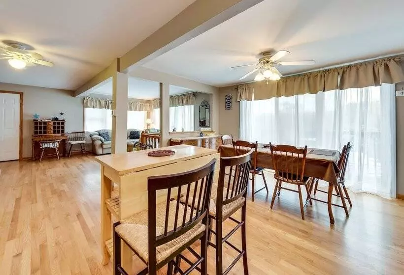 Salem Vacation Home W/ Dock: Steps To Paddock Lake