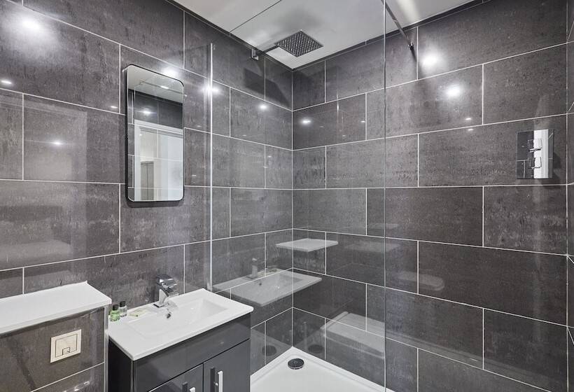 Sevenstay Apartments