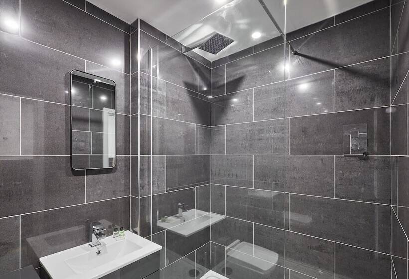 Sevenstay Apartments