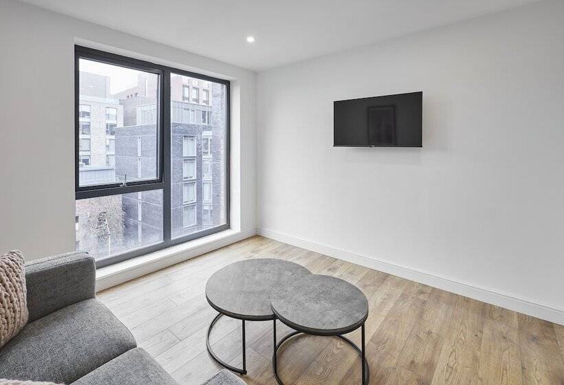 Sevenstay Apartments