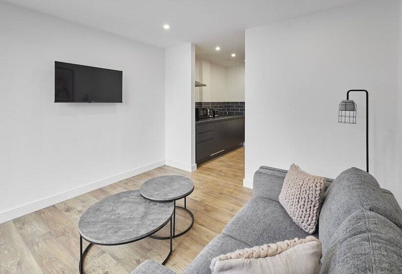 Sevenstay Apartments