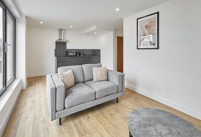 Sevenstay Apartments