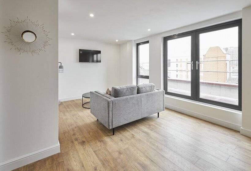 Sevenstay Apartments