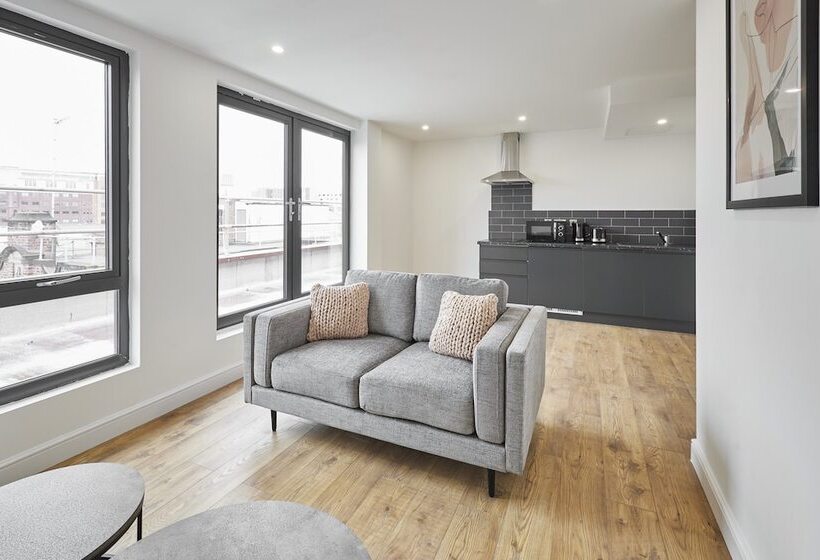 Sevenstay Apartments