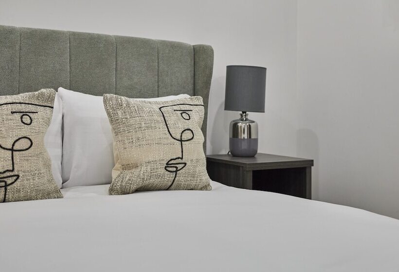 Sevenstay Apartments