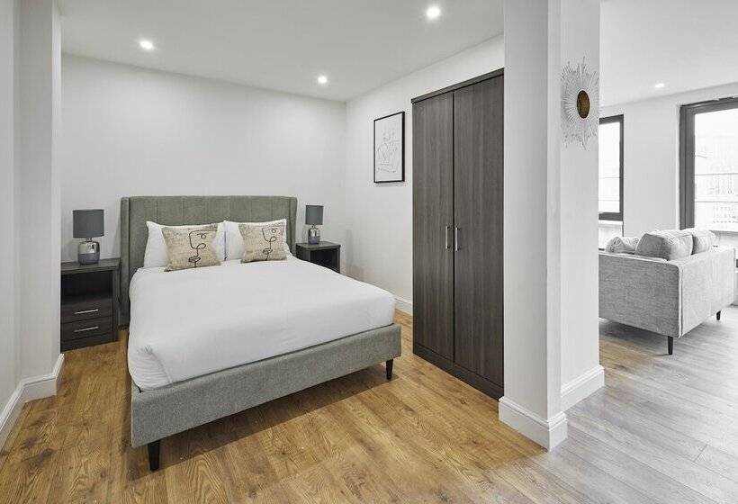 Sevenstay Apartments