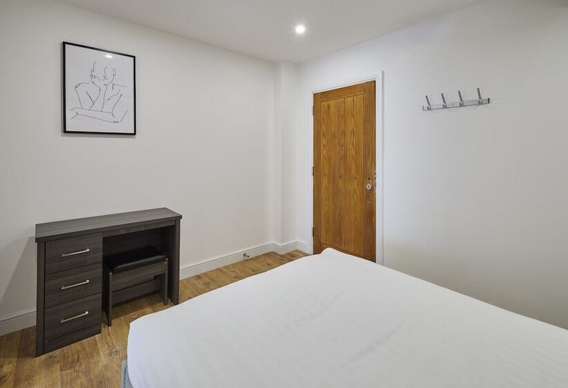 Sevenstay Apartments