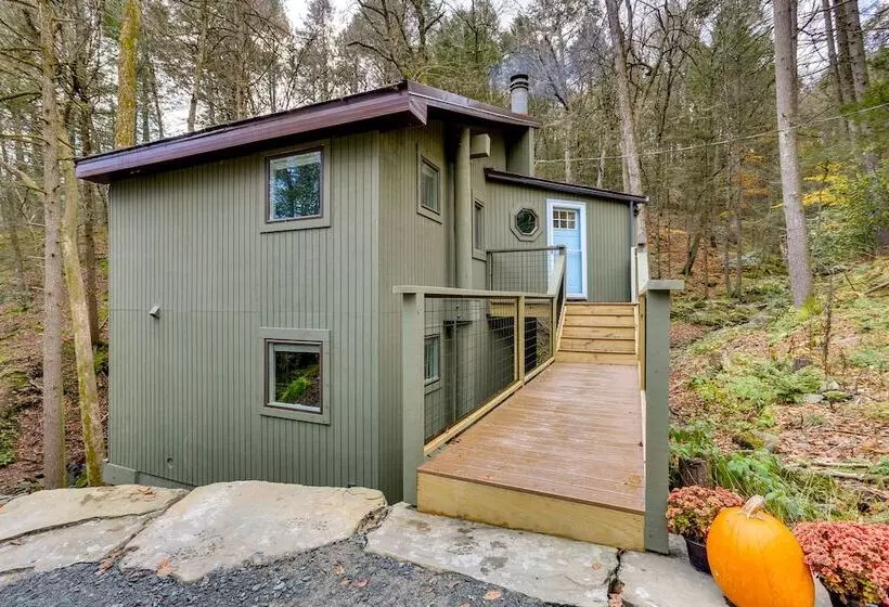 Creekside Treehouse By Delaware River