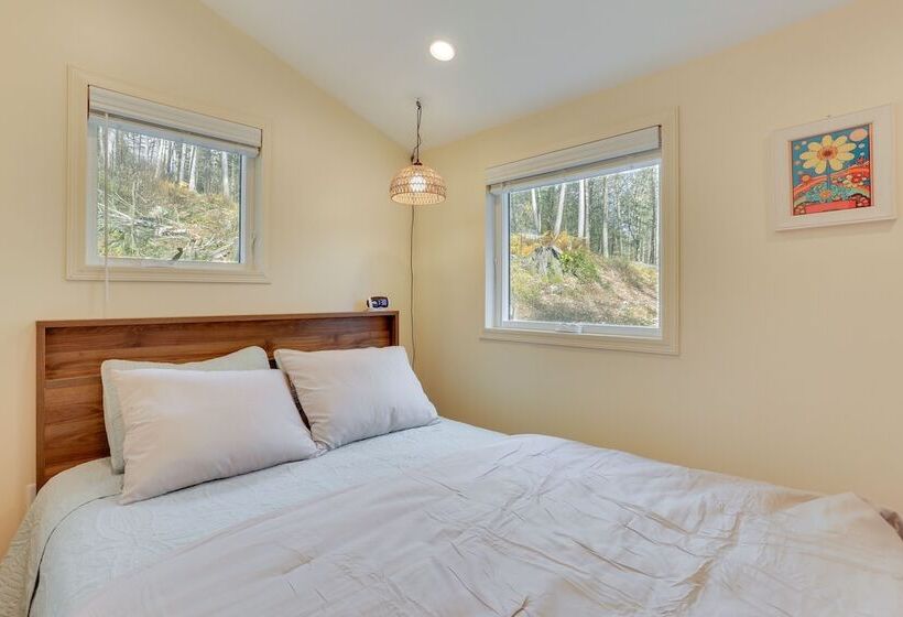 Creekside Treehouse By Delaware River