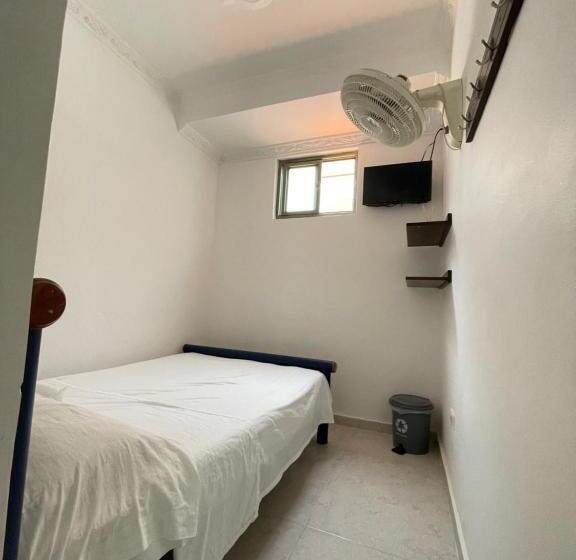 בית מלון כפרי California Tropical