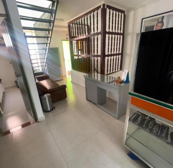 בית מלון כפרי California Tropical