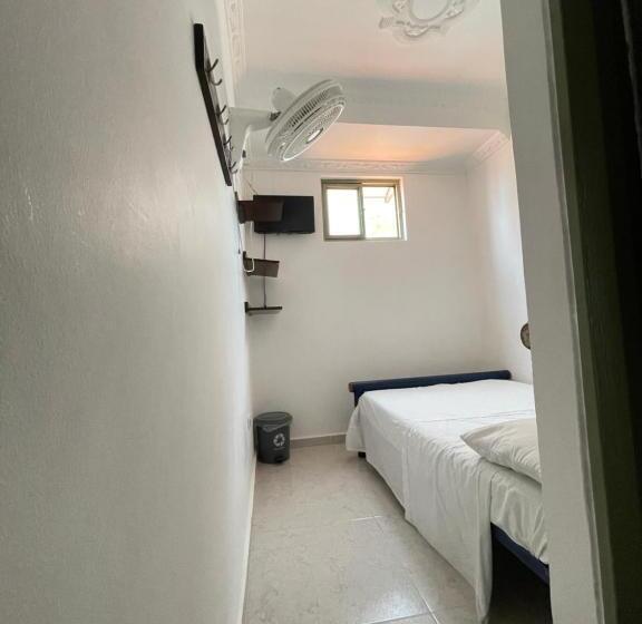 בית מלון כפרי California Tropical