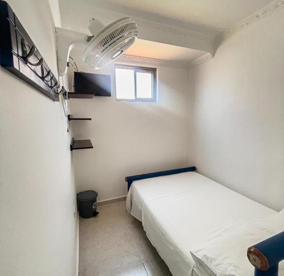 בית מלון כפרי California Tropical