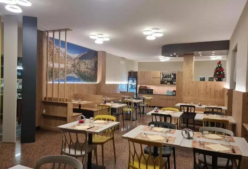 Hotelli Ristorante Bucaneve