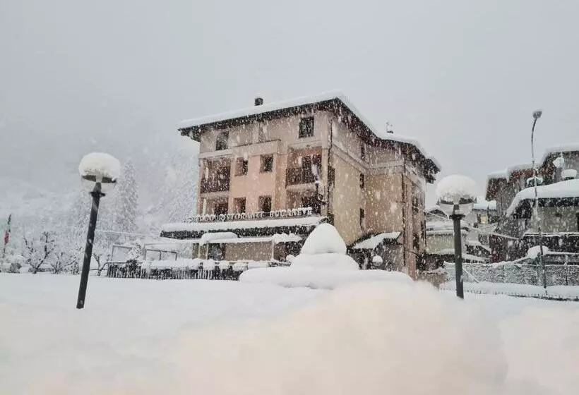 Hotelli Ristorante Bucaneve