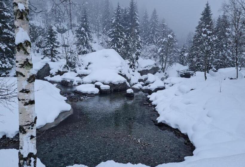 ホテル Ristorante Bucaneve