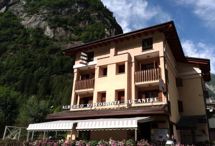 ホテル Ristorante Bucaneve