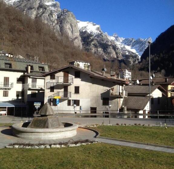 ホテル Ristorante Bucaneve