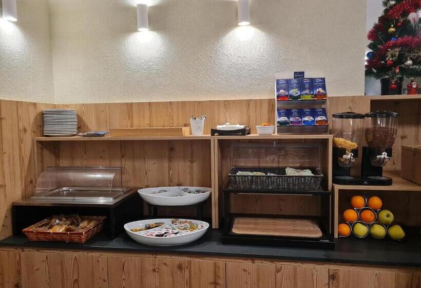 ホテル Ristorante Bucaneve