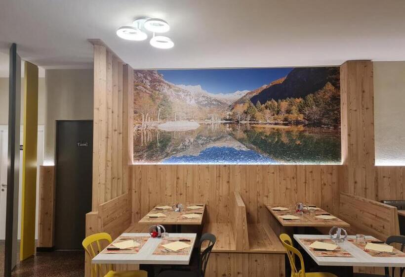 ホテル Ristorante Bucaneve